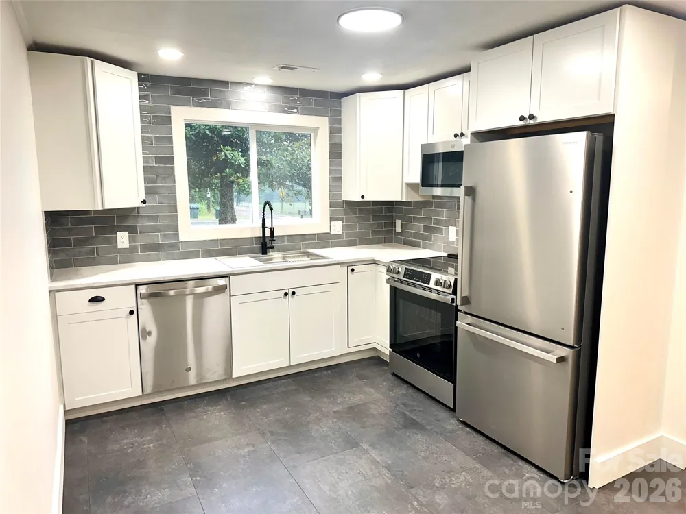 908 E 1st Street Newton, NC 28658