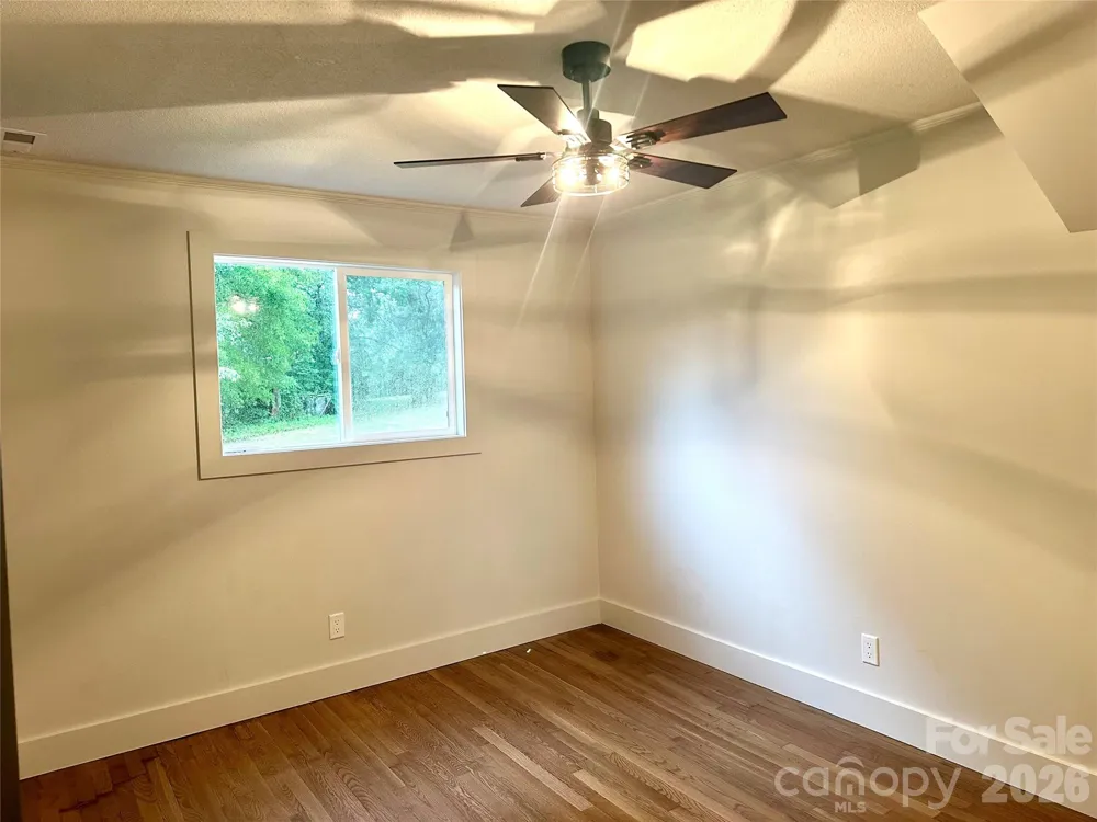 908 E 1st Street Newton, NC 28658