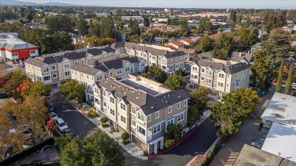 2041 Atlas Loop Mountain View, CA 94043