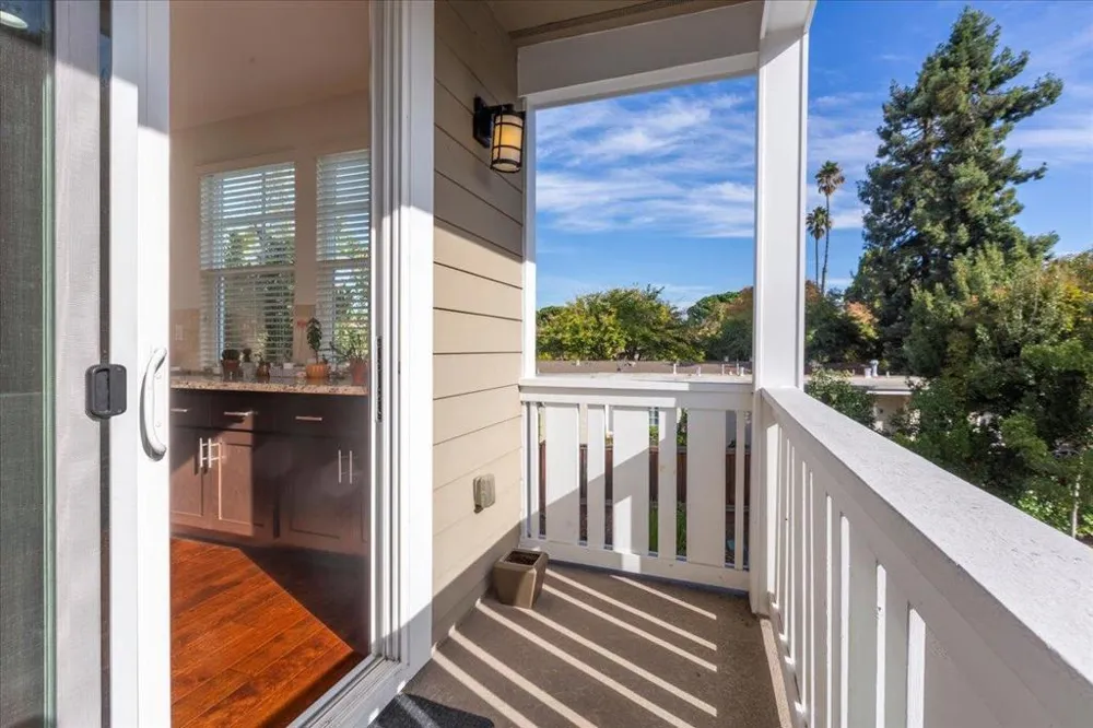 2041 Atlas Loop Mountain View, CA 94043