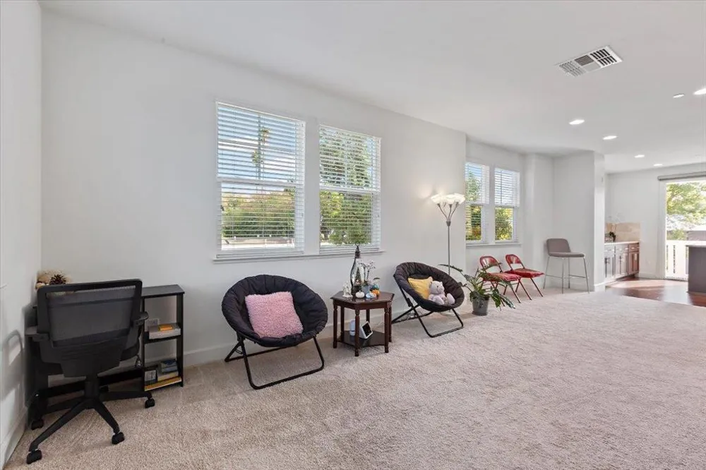 2041 Atlas Loop Mountain View, CA 94043