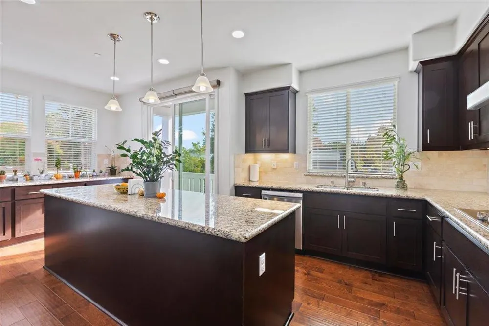 2041 Atlas Loop Mountain View, CA 94043