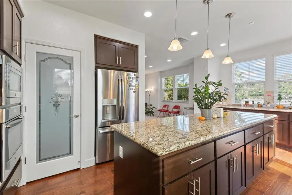 2041 Atlas Loop Mountain View, CA 94043