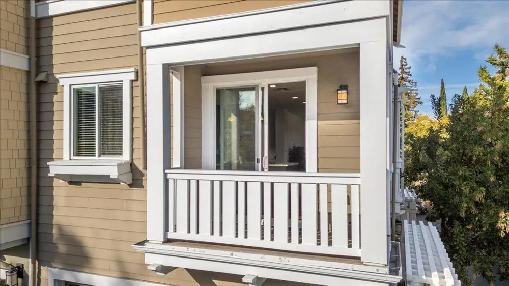 2041 Atlas Loop Mountain View, CA 94043