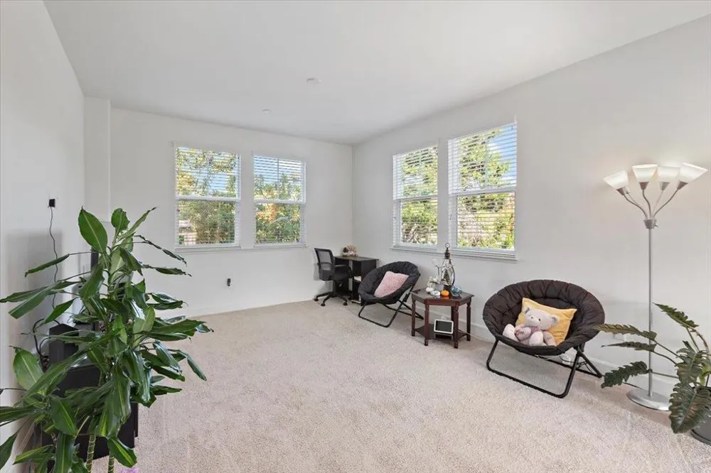 2041 Atlas Loop Mountain View, CA 94043