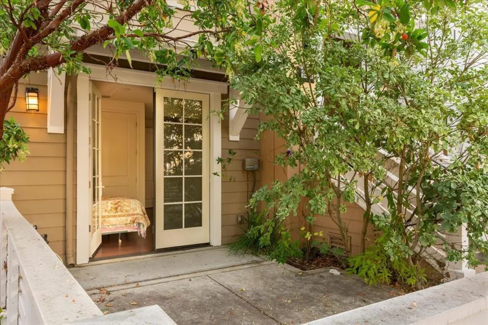 2041 Atlas Loop Mountain View, CA 94043
