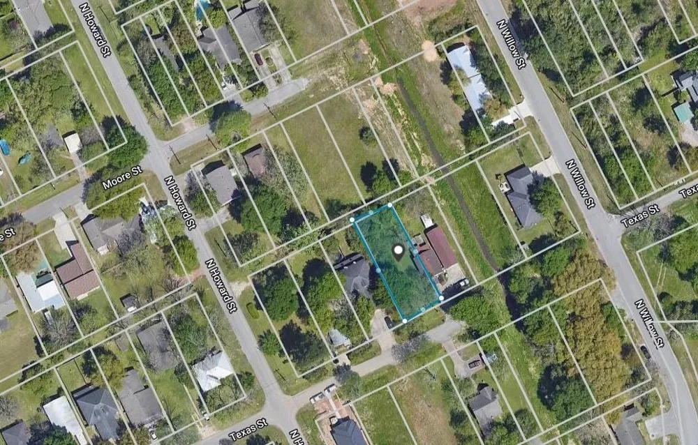 25 Texas Street Tomball, TX 77375