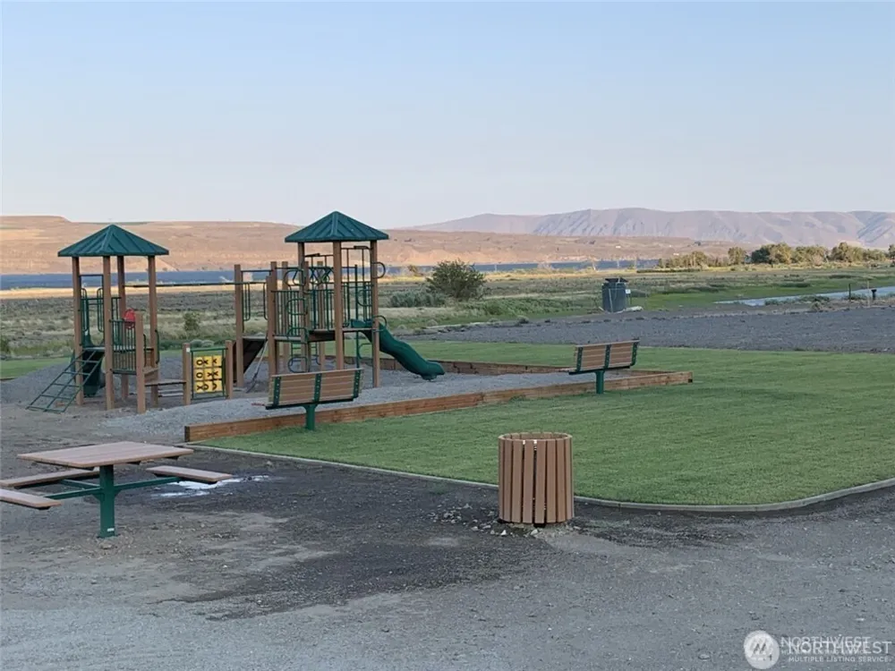 41 Basin Pointe Loop #98950 Vantage, WA 98926