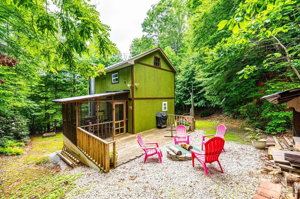 4462 Maple Grove Church Road Collettsville, NC 28611