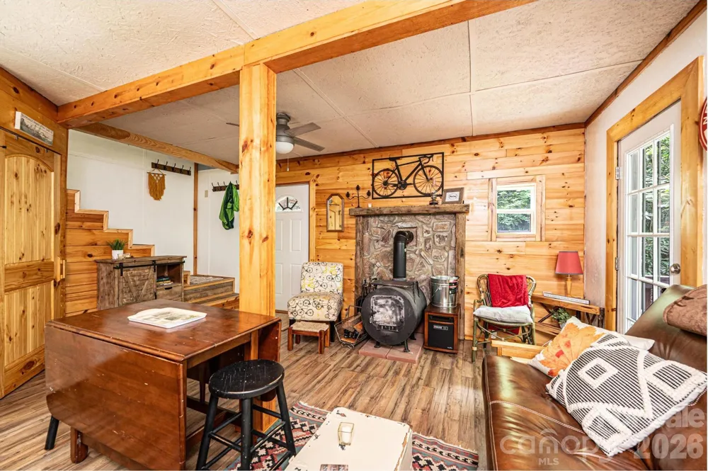 4462 Maple Grove Church Road Collettsville, NC 28611