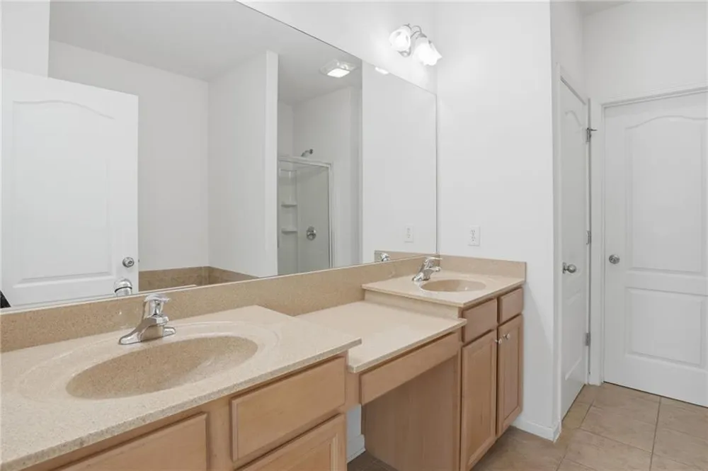 1013 Firethorne Pass Cumming, GA 30040