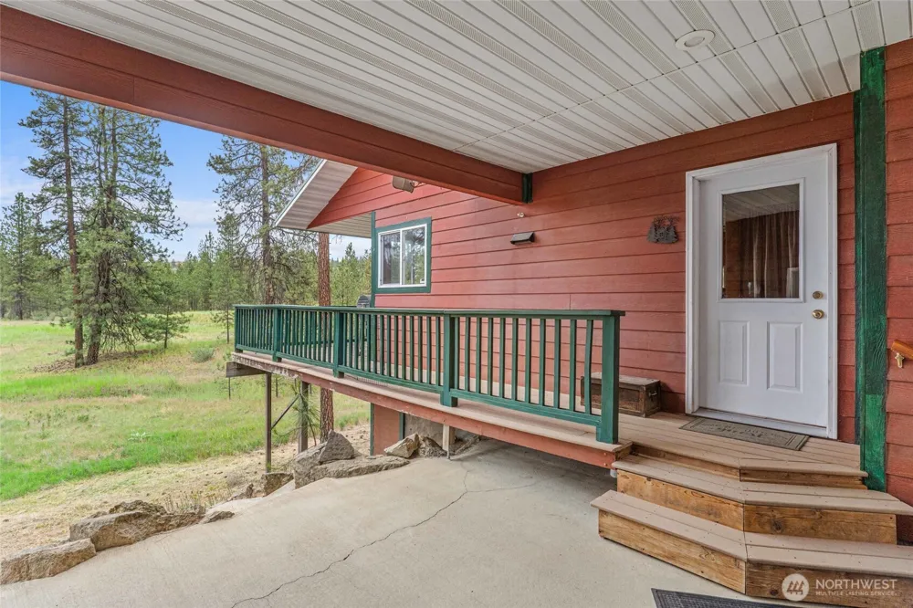 40048 Cayuse Cove E Davenport, WA 99122