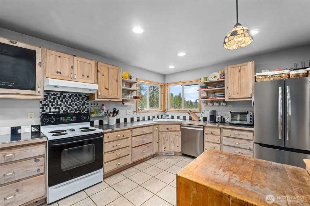 40048 Cayuse Cove E Davenport, WA 99122