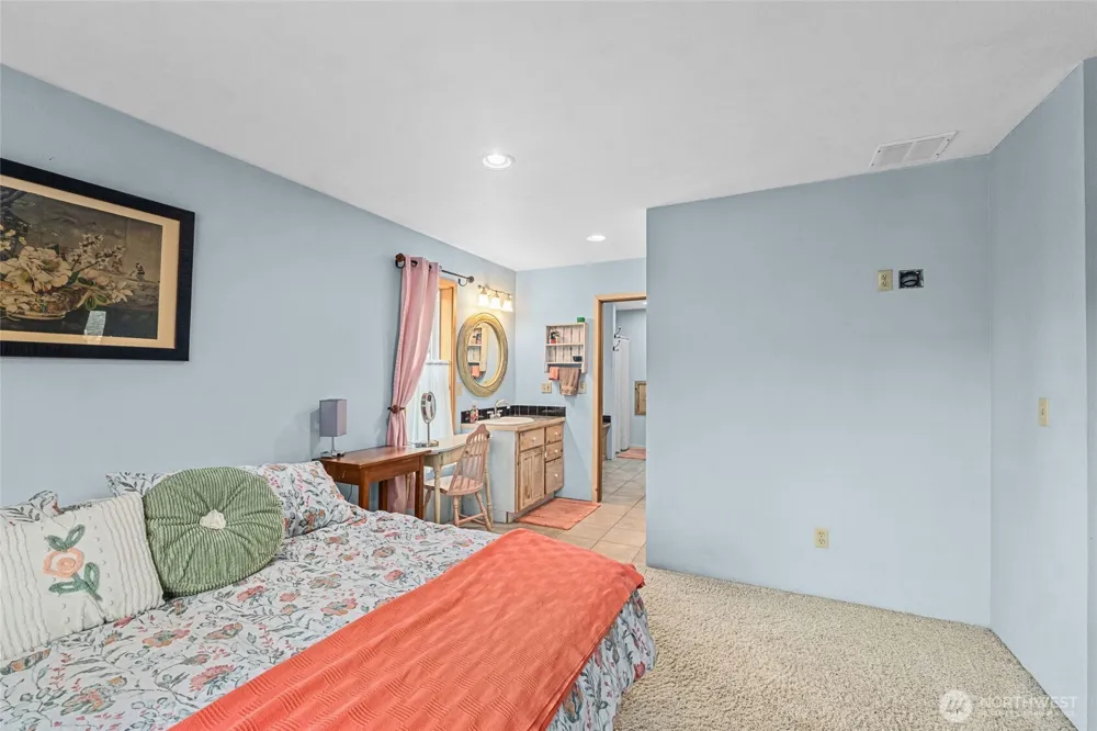40048 Cayuse Cove E Davenport, WA 99122