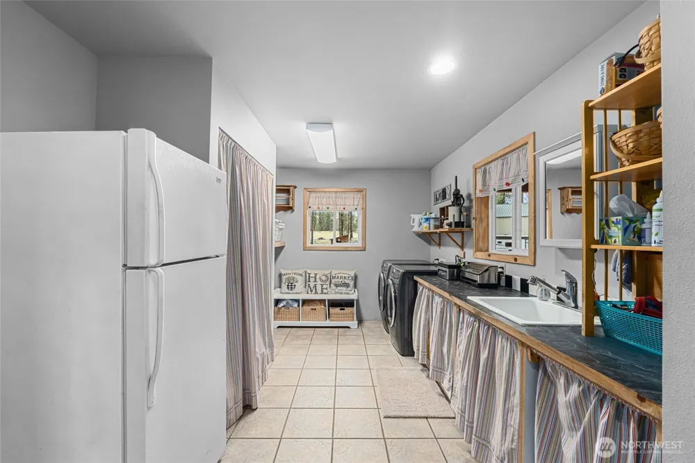 40048 Cayuse Cove E Davenport, WA 99122