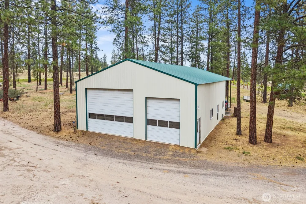 40048 Cayuse Cove E Davenport, WA 99122
