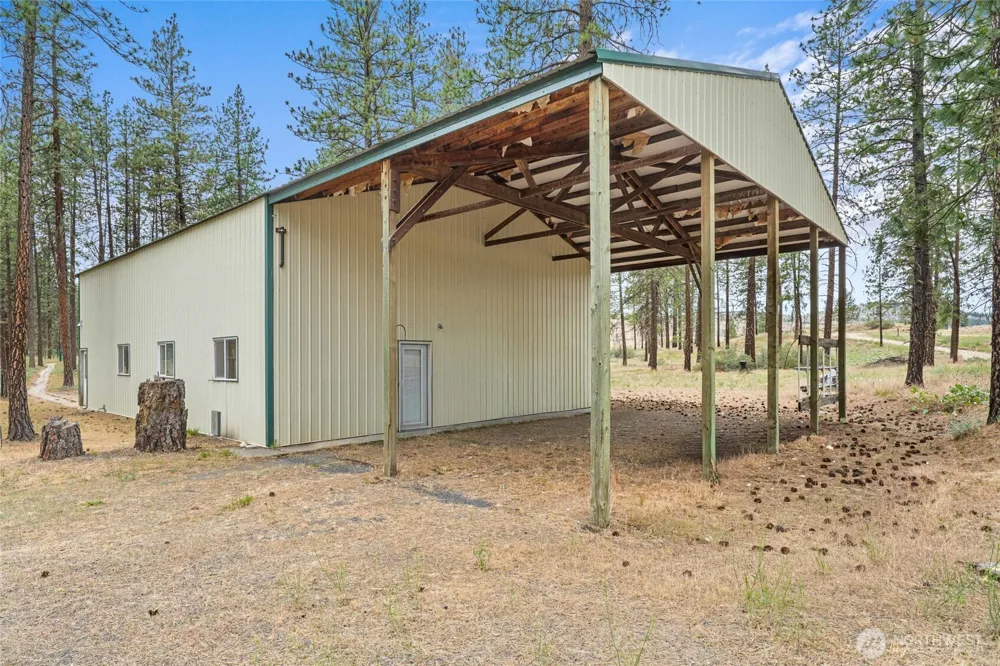 40048 Cayuse Cove E Davenport, WA 99122
