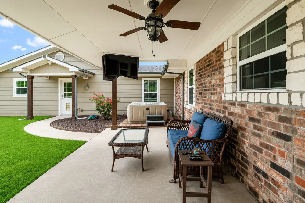336 Meadows Estate Street Tom Bean, TX 75491