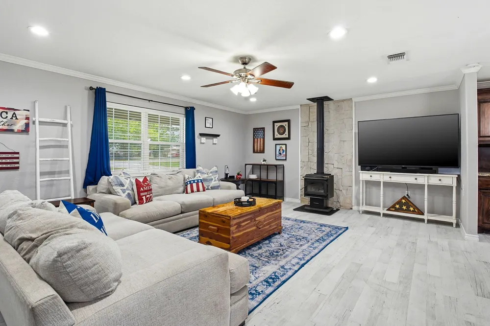 336 Meadows Estate Street Tom Bean, TX 75491