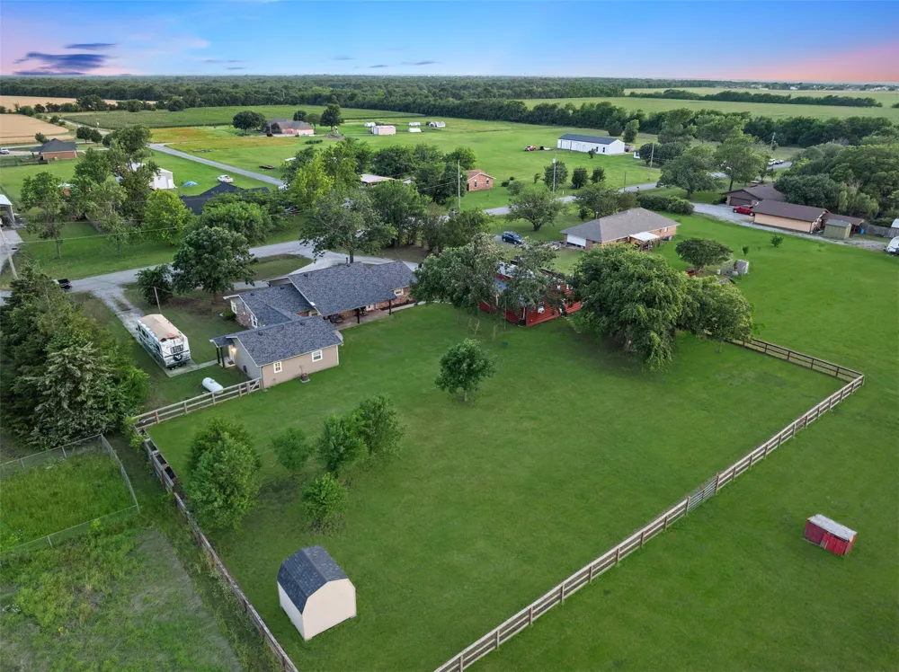 336 Meadows Estate Street Tom Bean, TX 75491