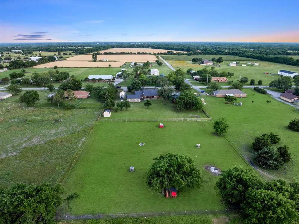336 Meadows Estate Street Tom Bean, TX 75491