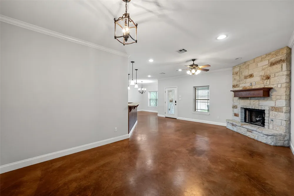 1509 Reagan Street West, TX 76691