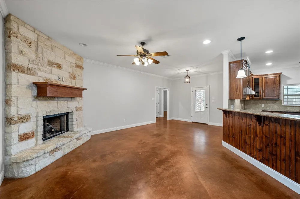 1509 Reagan Street West, TX 76691