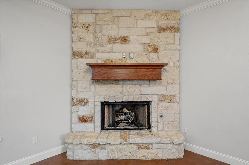 1509 Reagan Street West, TX 76691