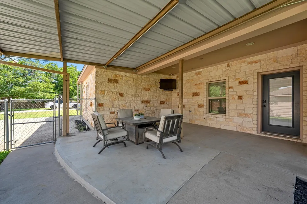 1509 Reagan Street West, TX 76691