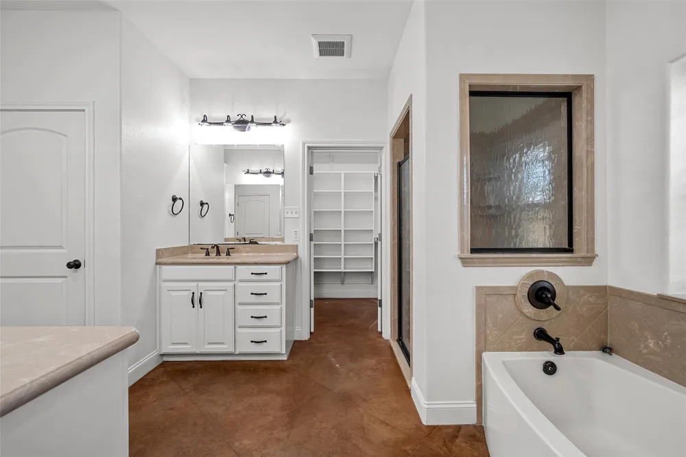 1509 Reagan Street West, TX 76691