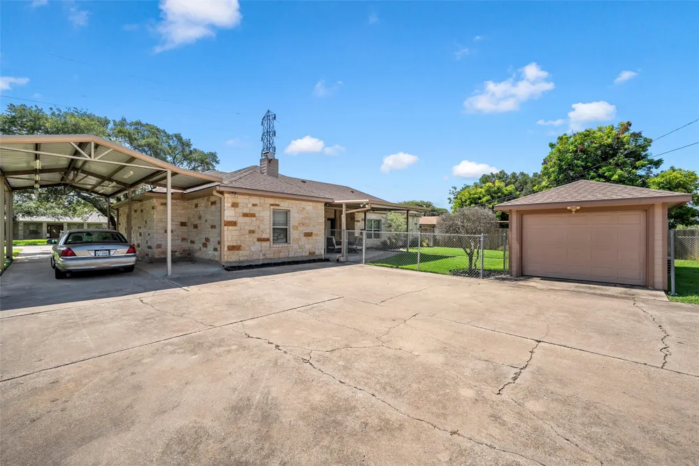 1509 Reagan Street West, TX 76691