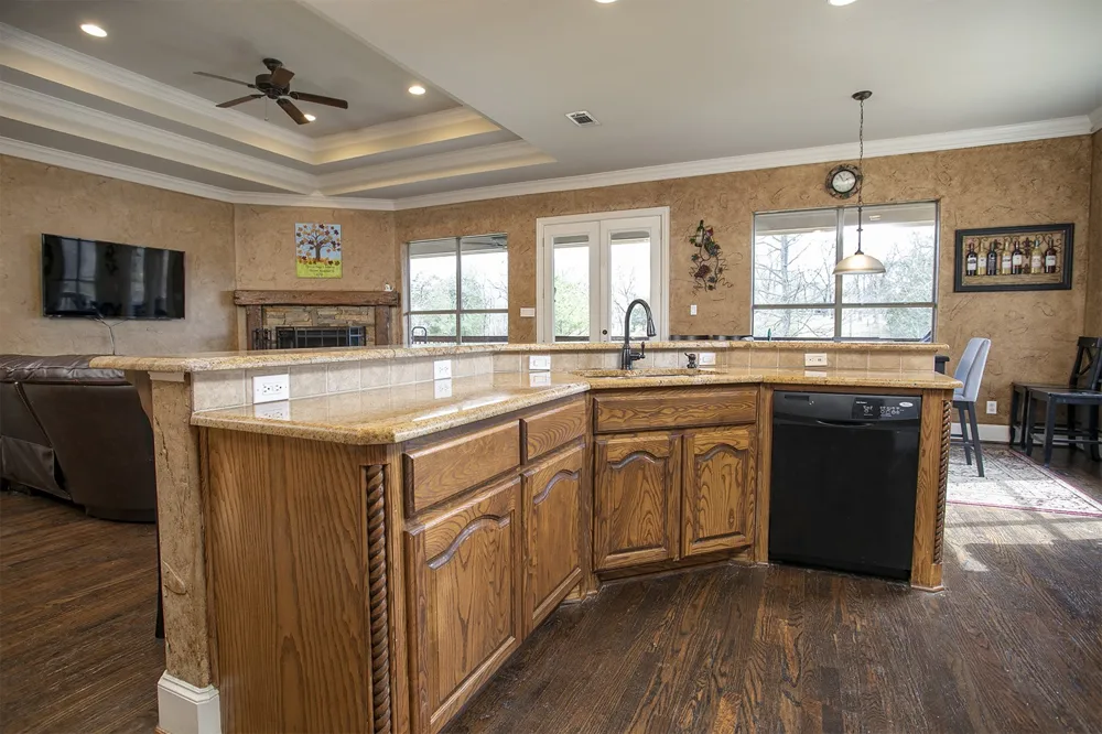 5200 Bayshore Drive Athens, TX 75752