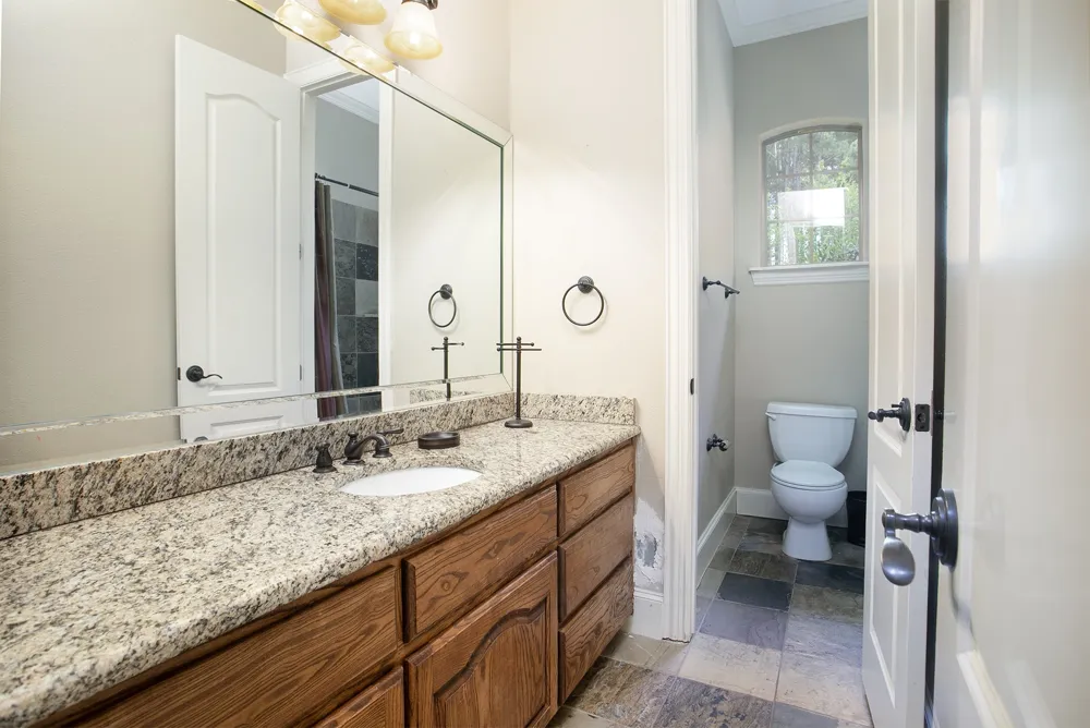 5200 Bayshore Drive Athens, TX 75752