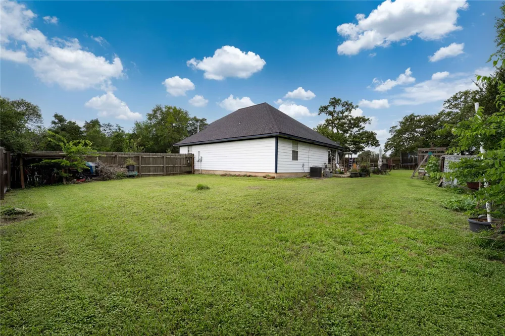 234 Park Drive La Grange, TX 78945