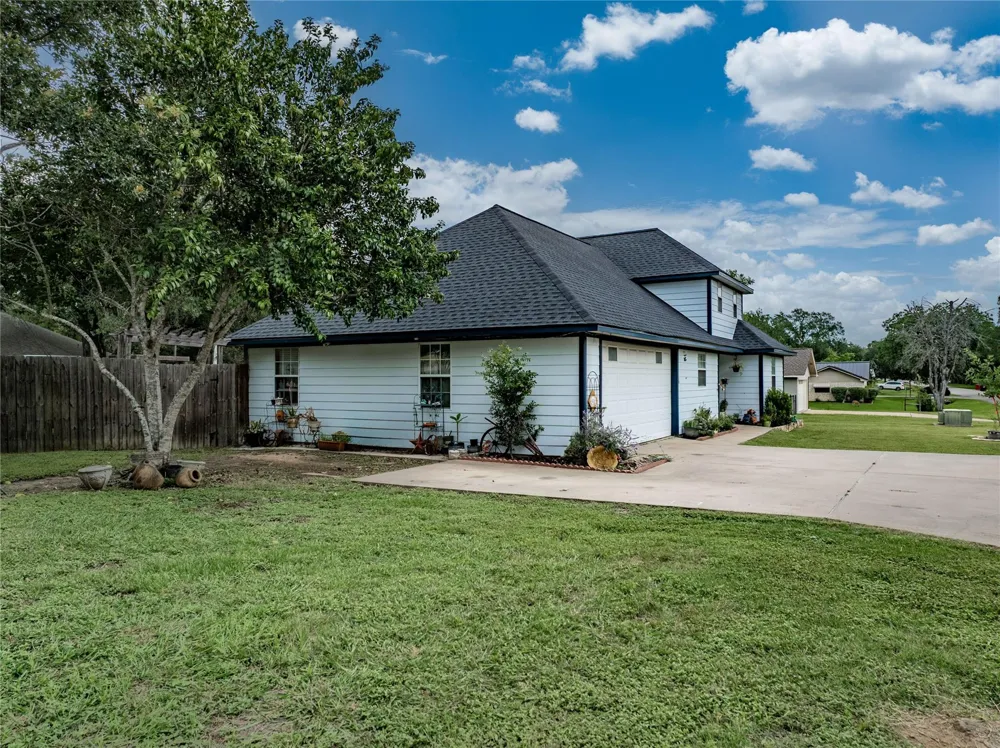 234 Park Drive La Grange, TX 78945