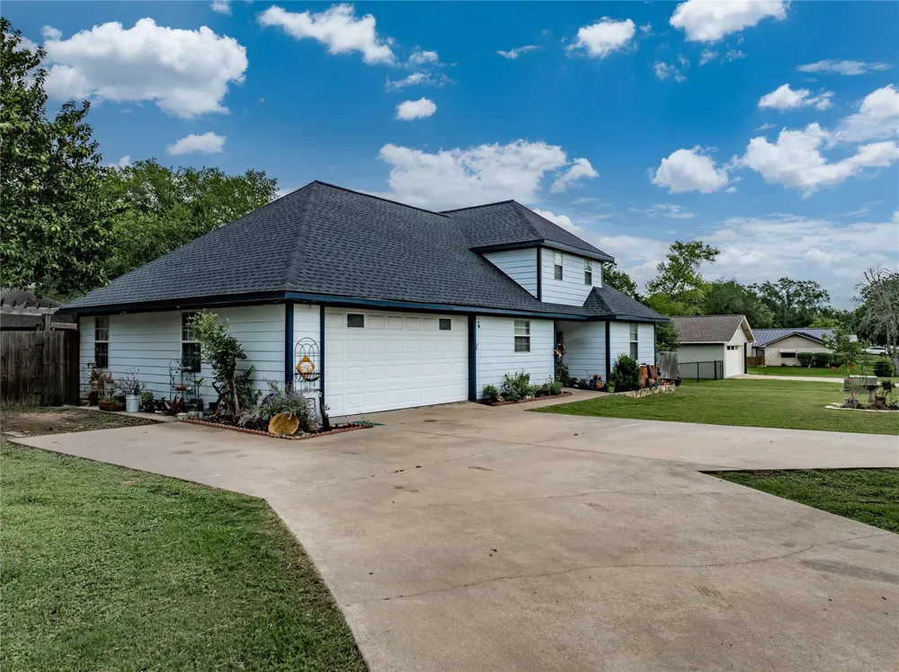 234 Park Drive La Grange, TX 78945