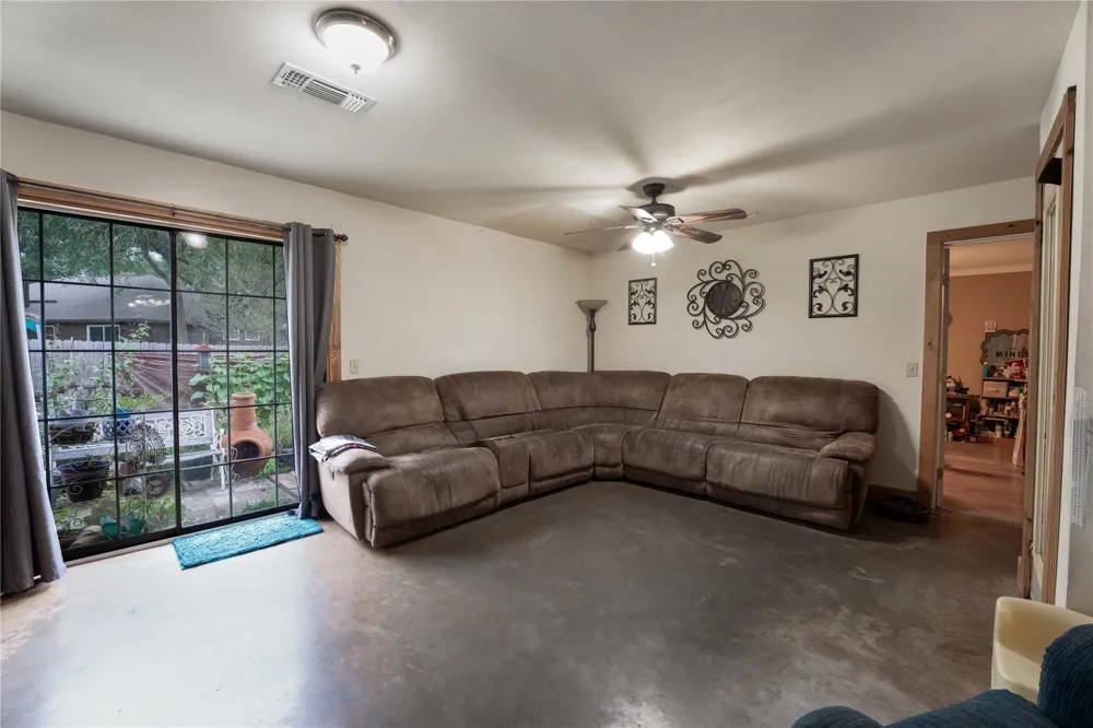 234 Park Drive La Grange, TX 78945
