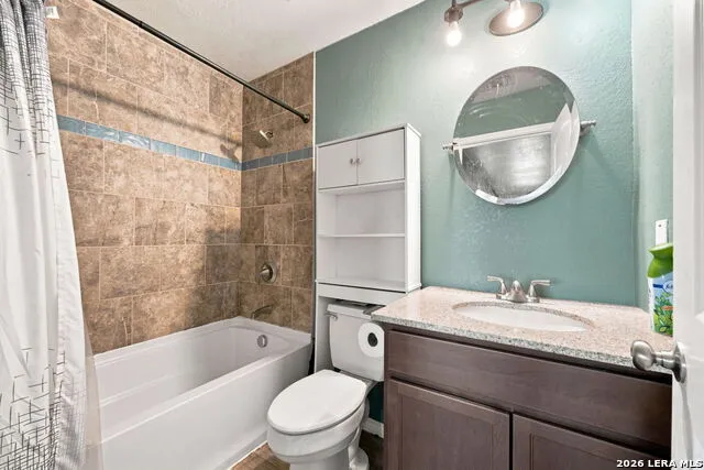 251 AVENUE J Poteet, TX 78065