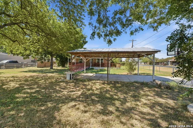 251 AVENUE J Poteet, TX 78065