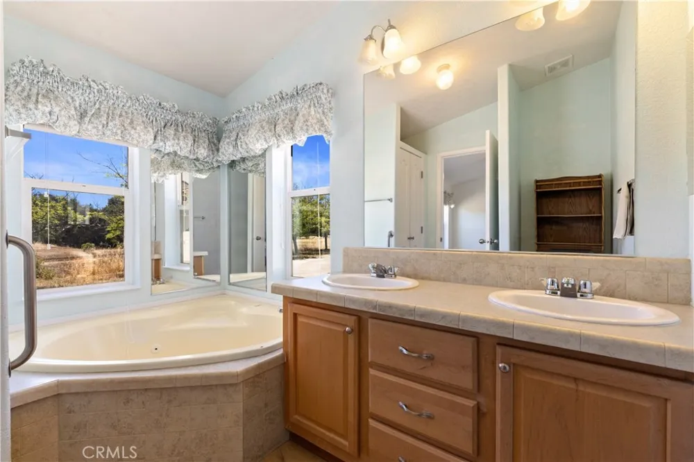 920 Park Way Lakeport, CA 95453