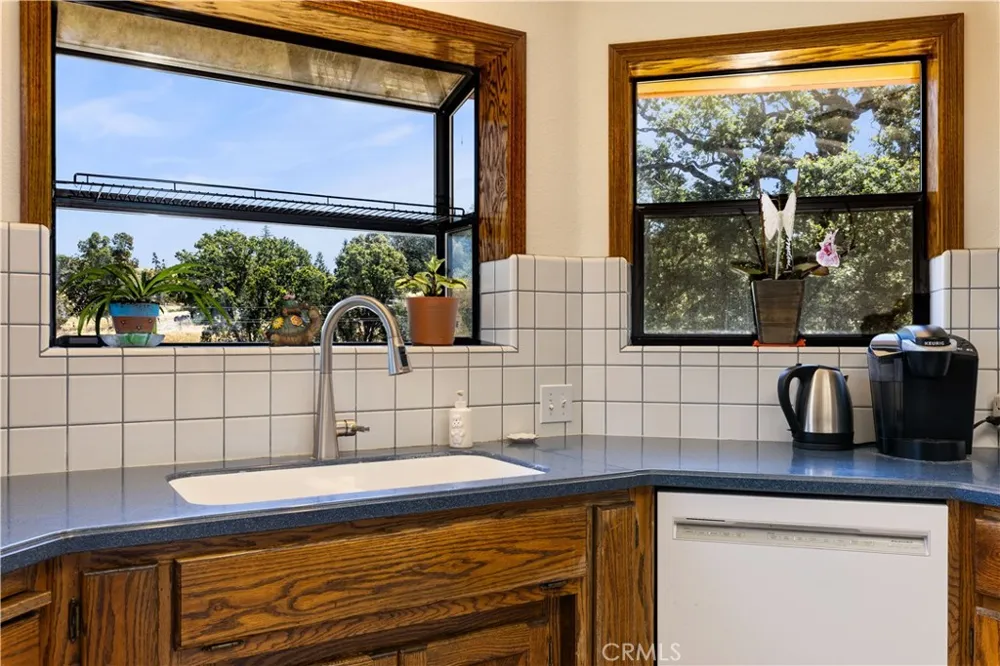 920 Park Way Lakeport, CA 95453