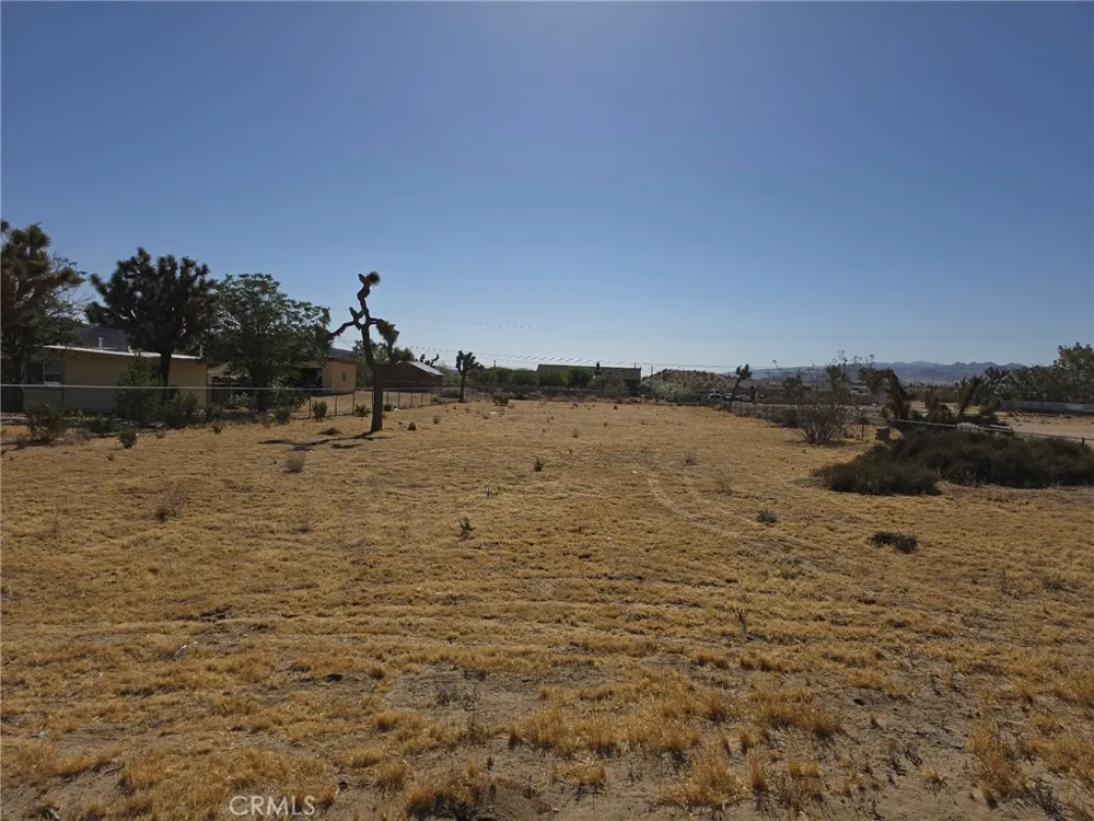 6295 Ruth Yucca Valley, CA 92284