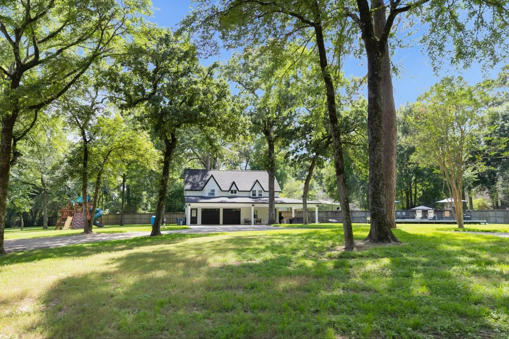 819 Sentinel Oaks Pinehurst, TX 77362