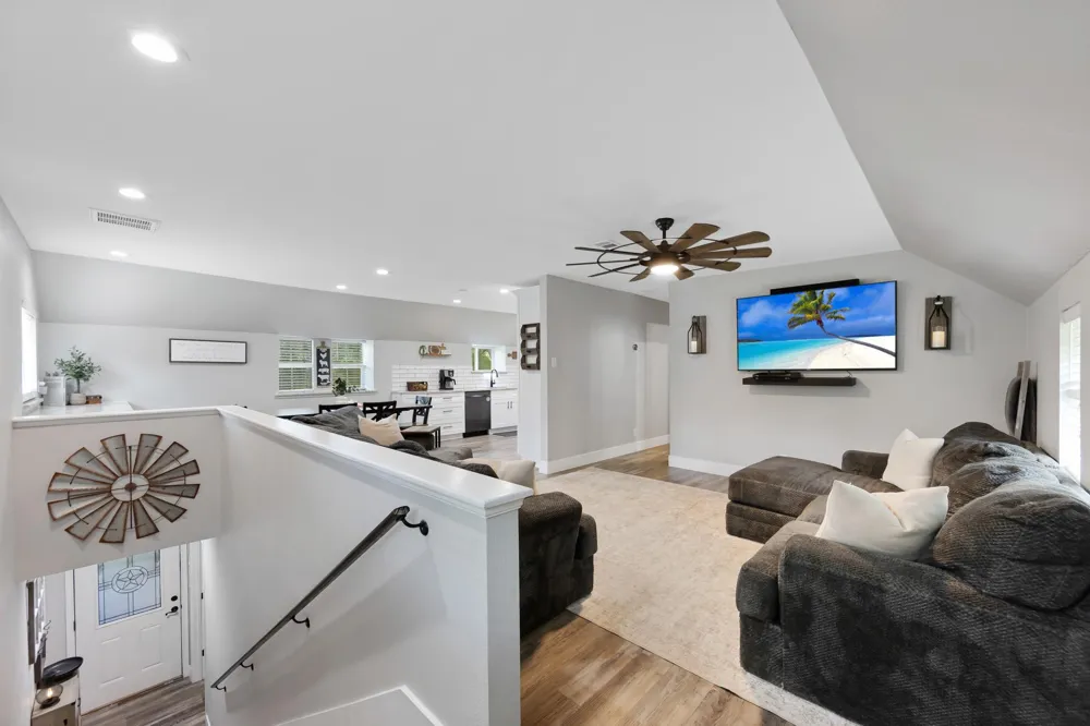 819 Sentinel Oaks Pinehurst, TX 77362