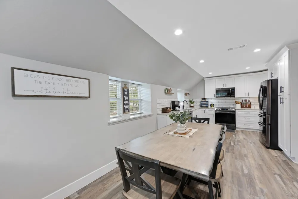 819 Sentinel Oaks Pinehurst, TX 77362