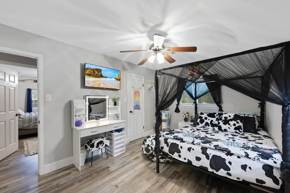 819 Sentinel Oaks Pinehurst, TX 77362