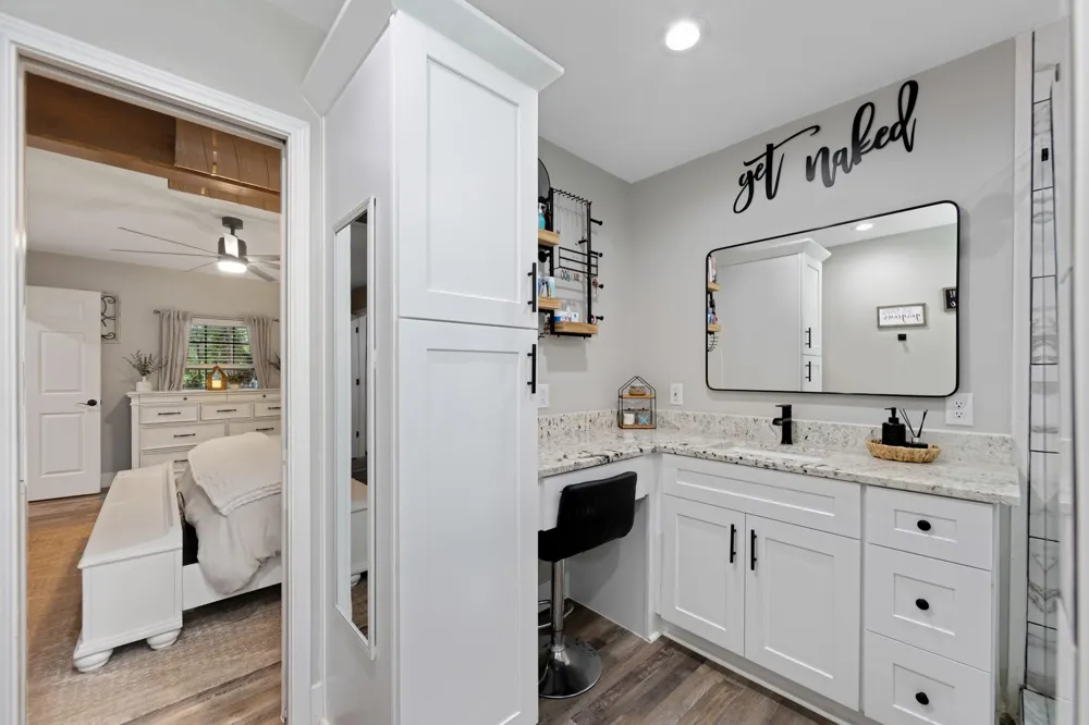819 Sentinel Oaks Pinehurst, TX 77362