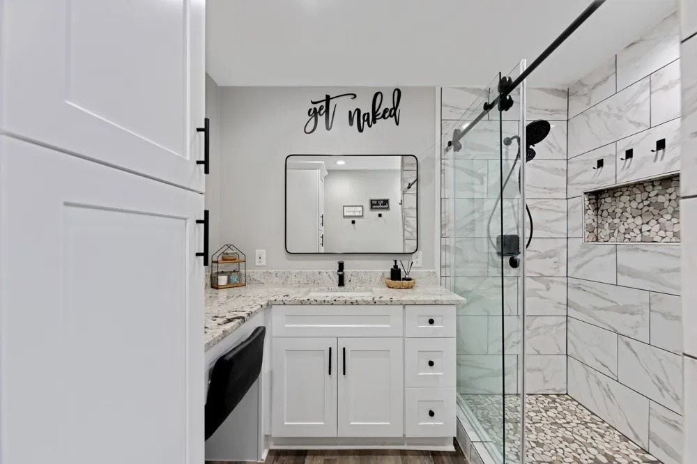 819 Sentinel Oaks Pinehurst, TX 77362