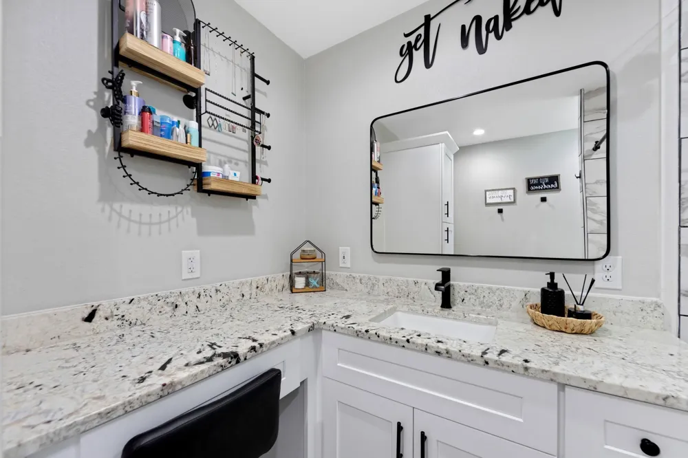 819 Sentinel Oaks Pinehurst, TX 77362