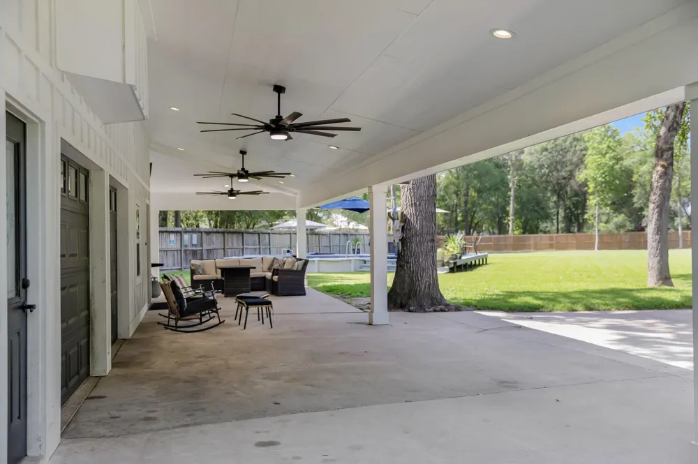 819 Sentinel Oaks Pinehurst, TX 77362